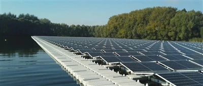 Tyskland presenterar det största flytande solcellssystemet i Baden-Württemberg