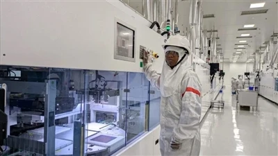 Indiens 4,3 GW Solar Panel Production Plant satt i drift