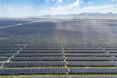 2. 200 miljoner USD 2,5 GW Solar Hub: Alfa Solar & Astroenergy Europe Partner...